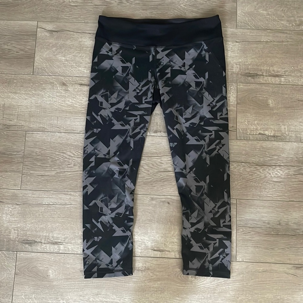 Under ARMOUR Capri black tights